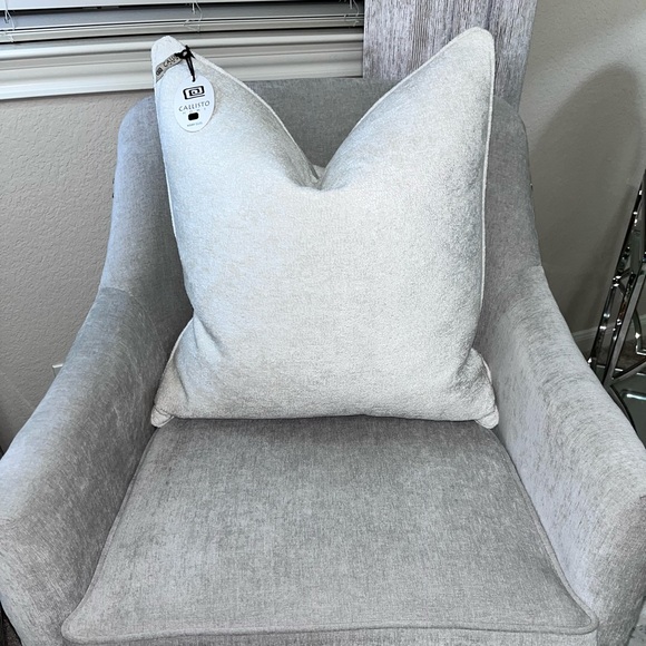 1-NWT CALLISTO HOME TEXTURED VELVET DECORATIVE PILLOWS (Please read description) - Picture 11 of 16